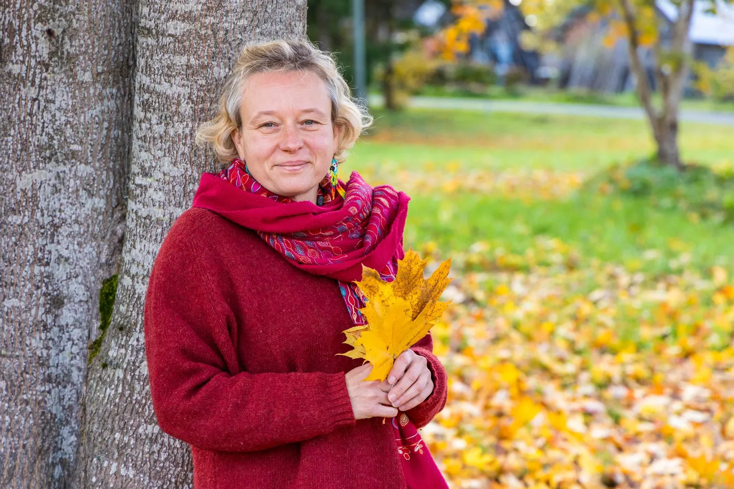 Eestis on veel alles soome-ugri rahvastele omast kontakti loodusega. «Sellepärast mulle meeldib Eestis. Ma saan metsas käia,» ütleb Edina Csüllög, kes on kui vardja ehk muistse pärandi hoidja.