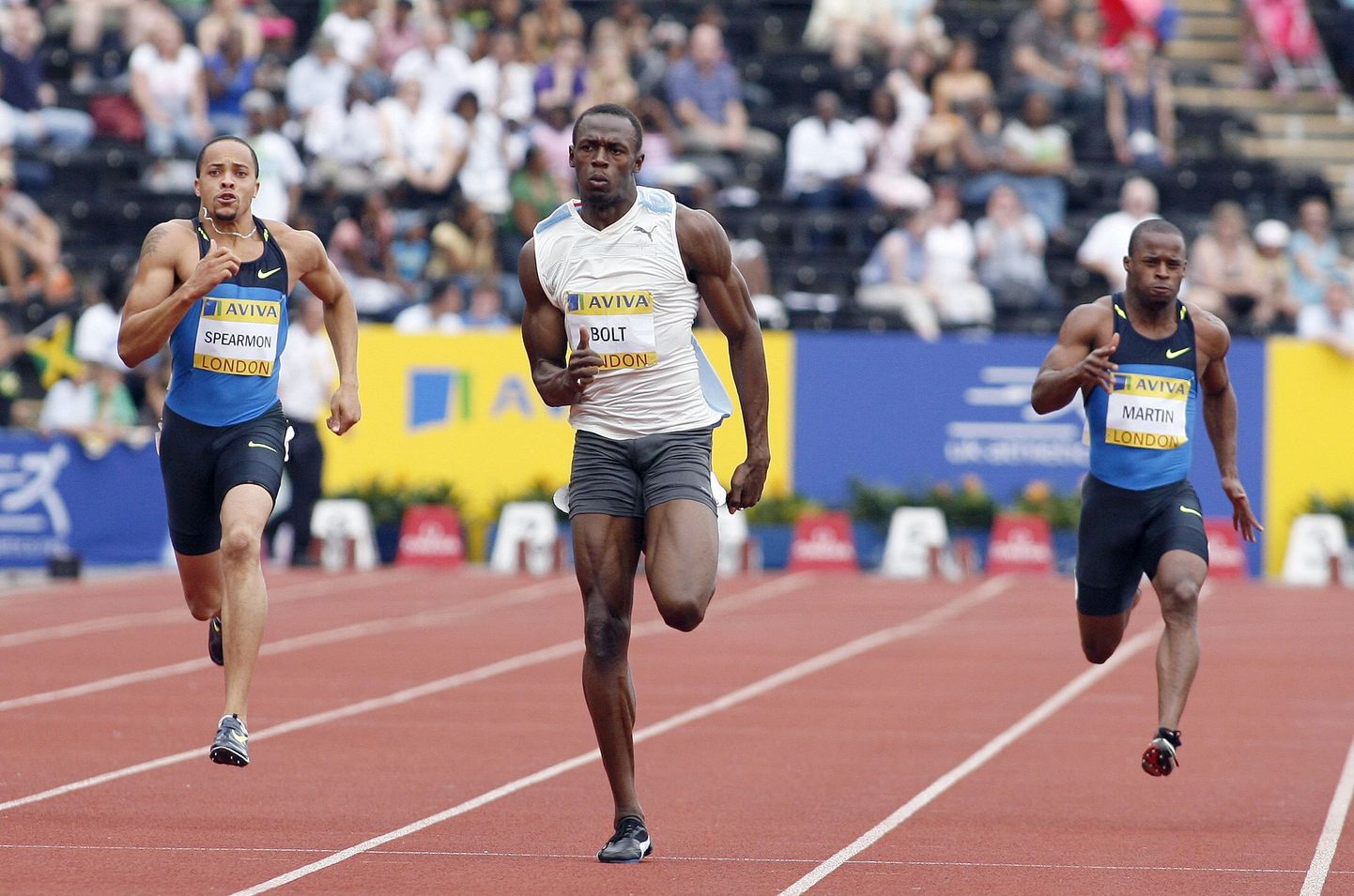 Usain Bolt jättis konkurendid kaugele taha