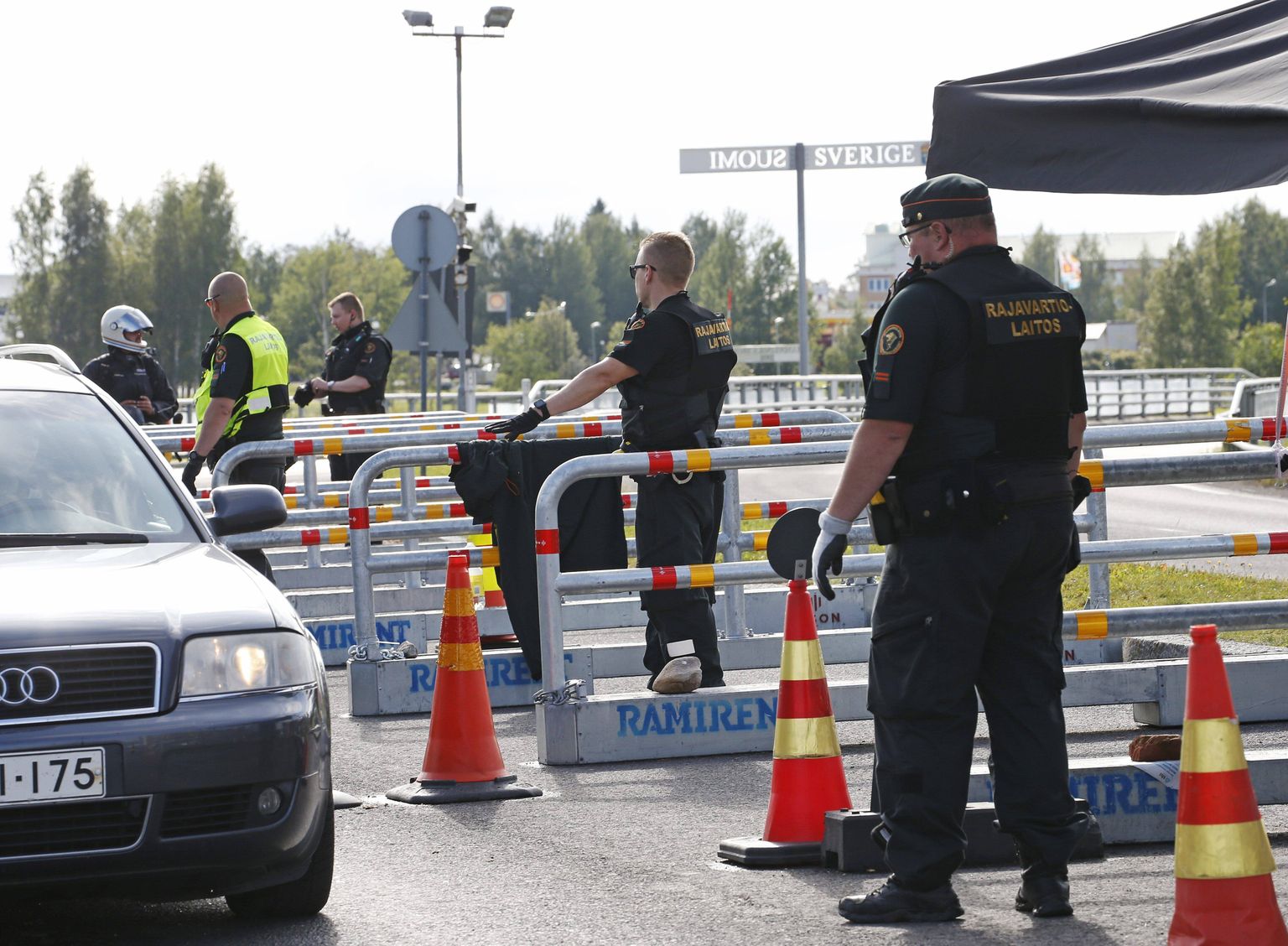 Piirikontroll Soome ja Rootsi piiril Tornios eelmisel suvel.