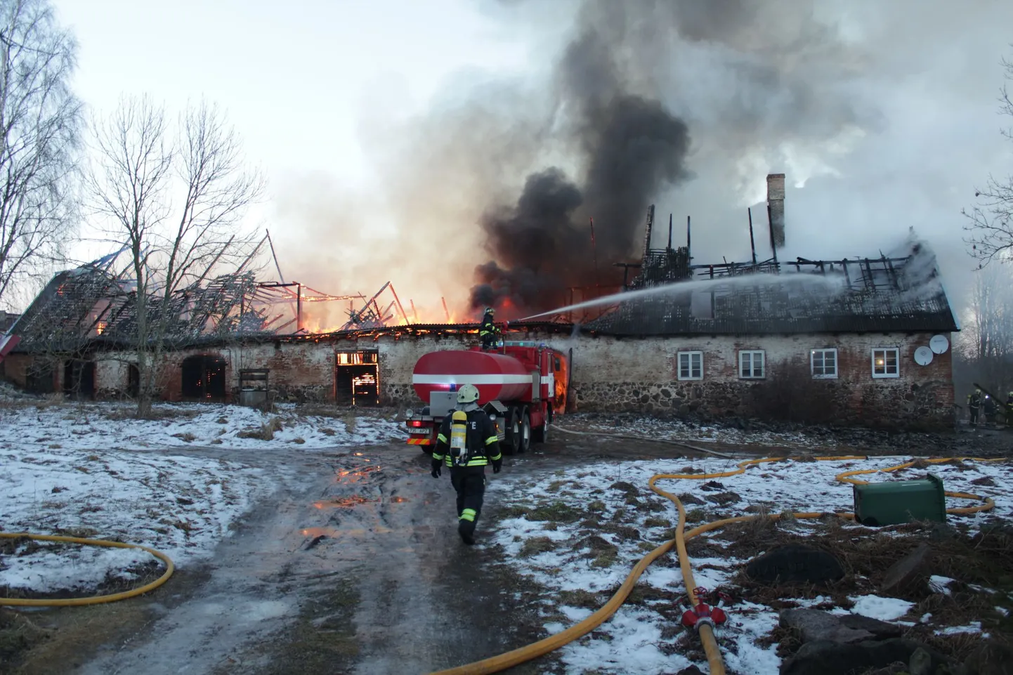 Traagiline põleng Hellenurme mõisa tallihoones
