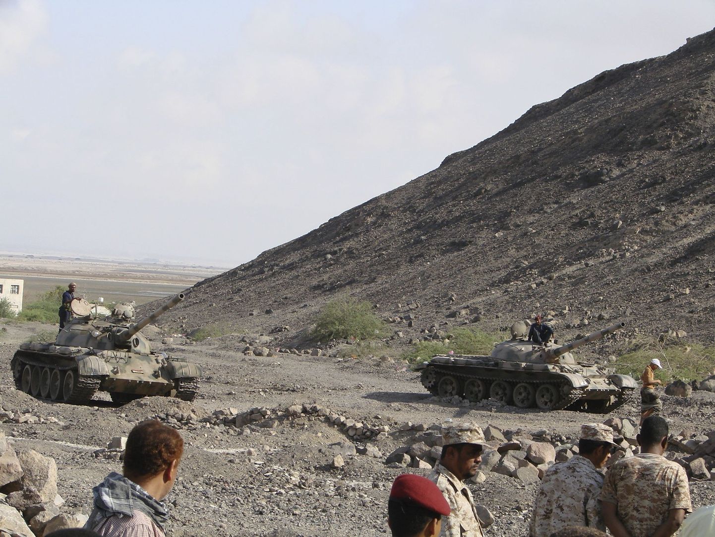 Jeemeni sõjaväe tankid riigi Kirde-Jeemenis.