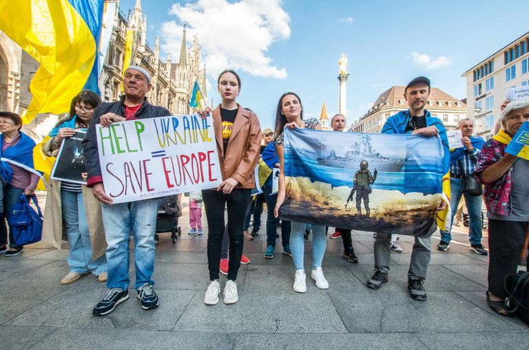 Kuus kuud pärast sõja algust pole Saksamaa poliitika Ukraina sõja osas kuigivõrd muutunud. Juunis Berliinis toimunud meeleavaldusel hoiatati, et kui Ukraina ei saa piisavalt toetust, toimuvad järgmised sõjad Euroopa Liidu pinnal.