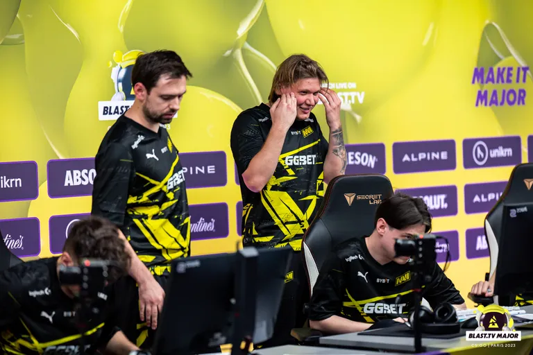 NaVi (pildil) ja FaZe'i vastasseisuga alustataksegi tänast mängupäeva