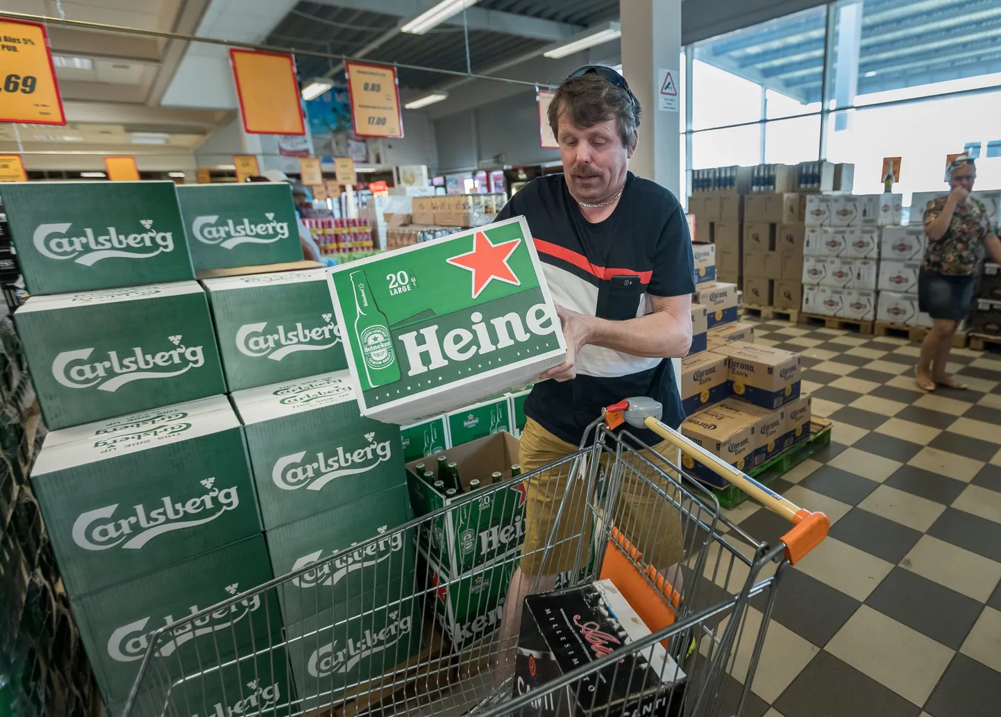 Üks lõppeva aasta märksõnu oli Läti alkoralli.