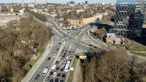 Täna õhtul hakkavad Hipodroomi ristmikul kehtima esimesed liikluspiirangud