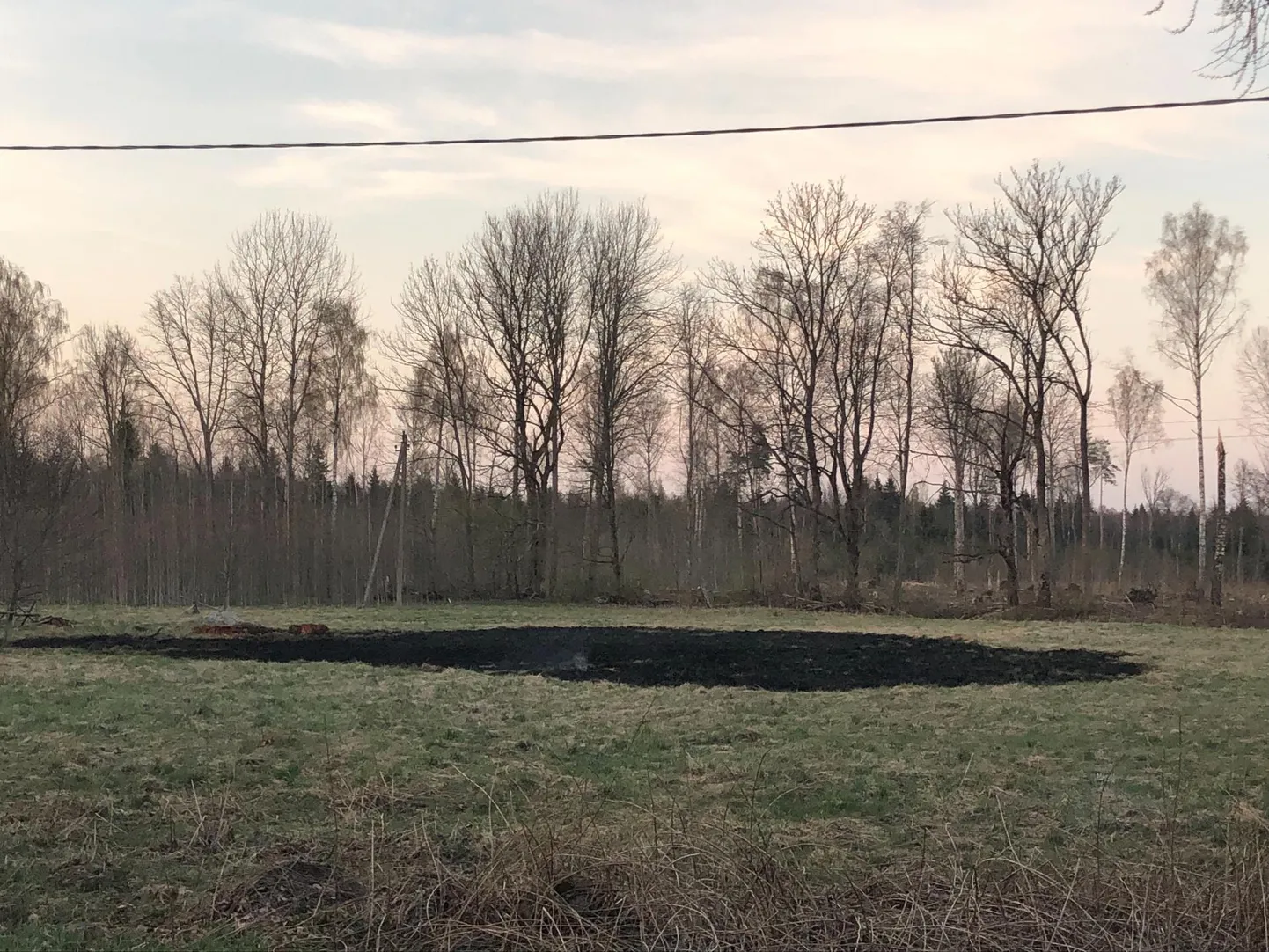 Kulupõleng Pärsti külas pani ohtu lähedalasuvad hooned.