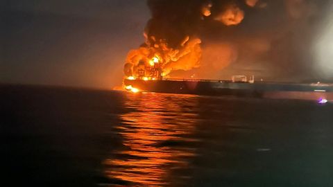 СМИ: танкеры теневого флота РФ загорелись у берегов Турции в результате атаки СБУ