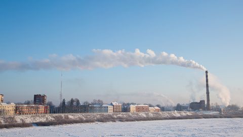 Daugavpils centrā vīrietis nozog automašīnu
