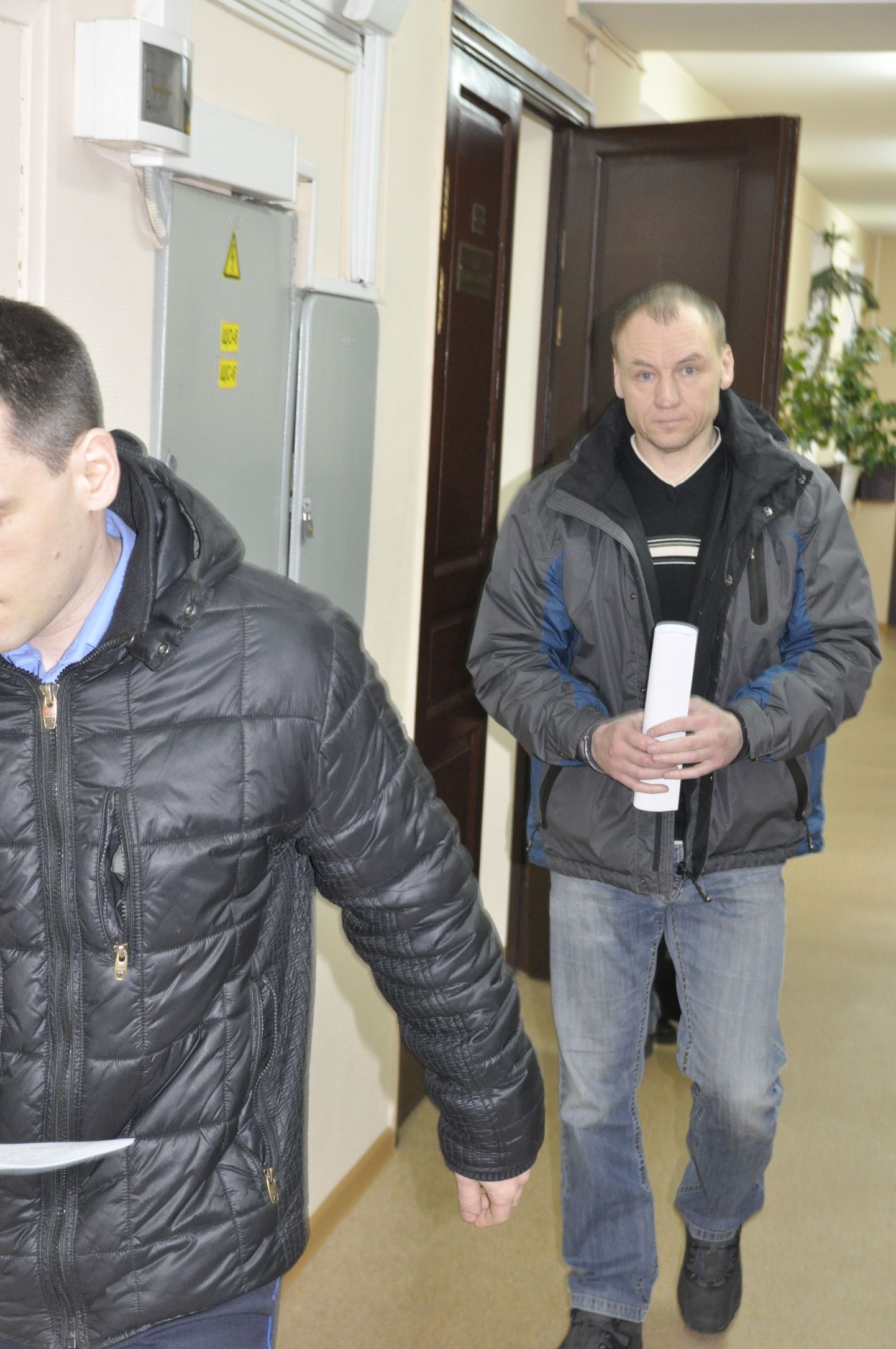 Eston Kohver pärast istungit, ta viiakse tagasi vanglasse.