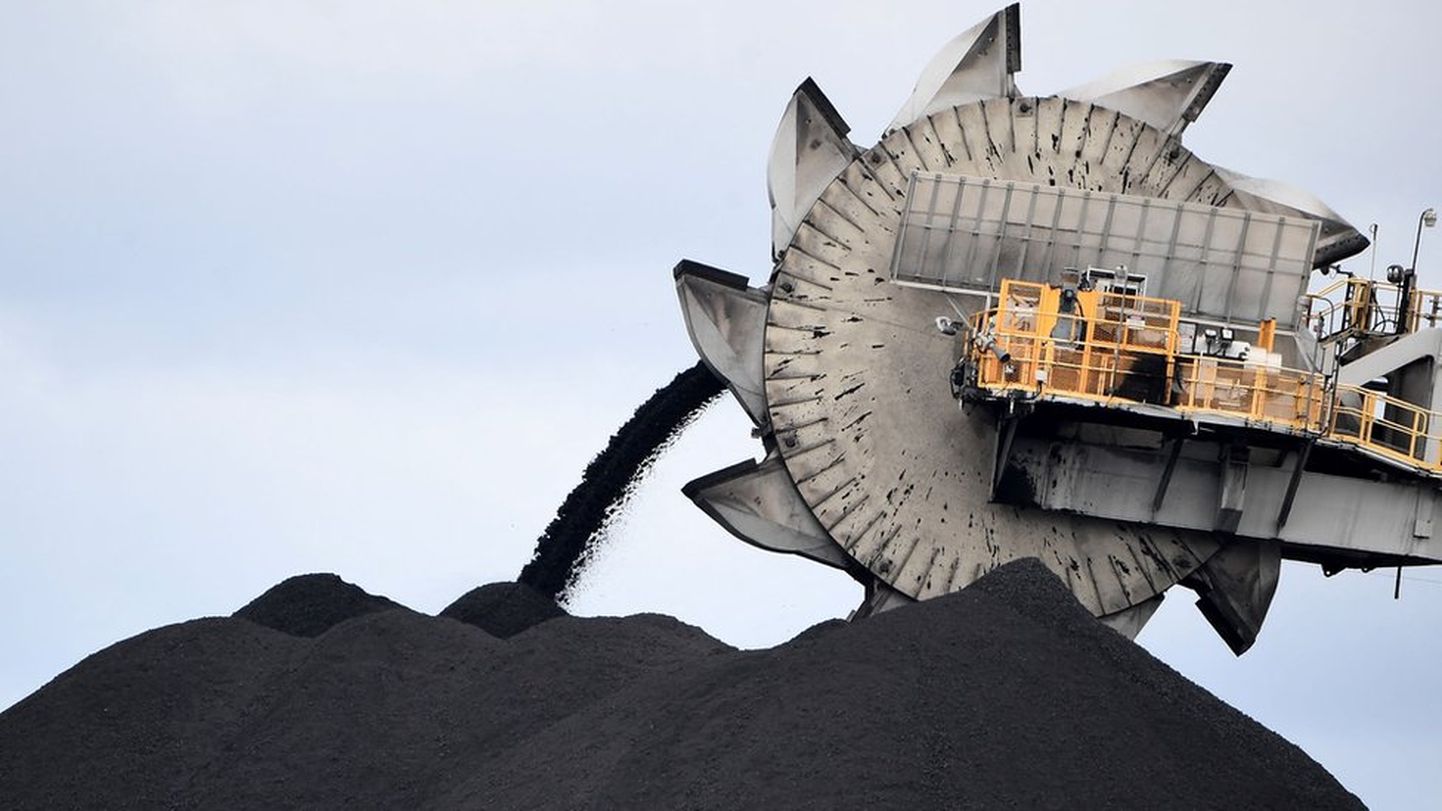 Банки уже отказываются финансировать закупку российского угля, и европейцы вынуждены везти его из Австралии и Южной Африки