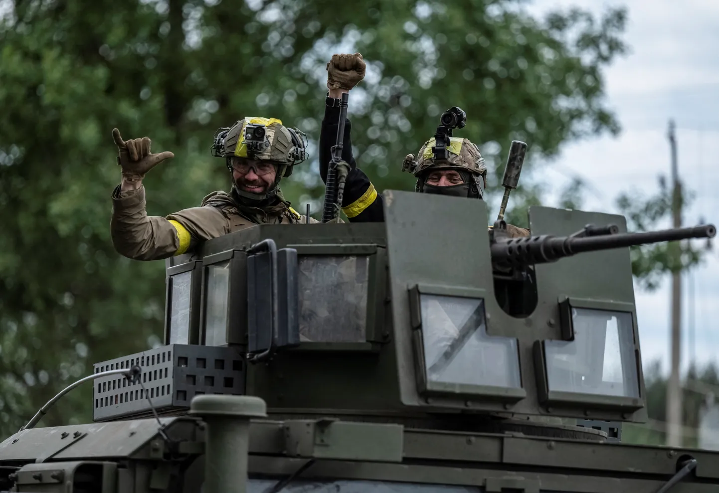 Ukraina sõdurid soomusautol Vovtšanskis 5. juunil 2023. aastal.