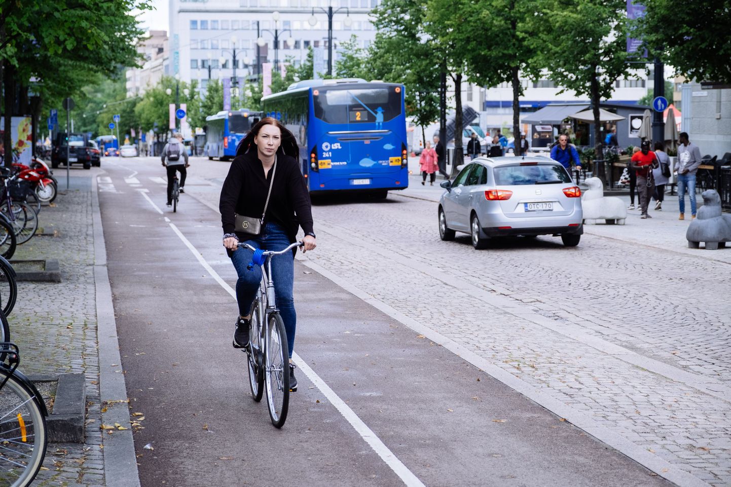 Soomes Lahtis meelitatakse inimesi mobiilirakenduse abil kasutama autode asemel ühistransporti ja jalgrattaid või käima jala.