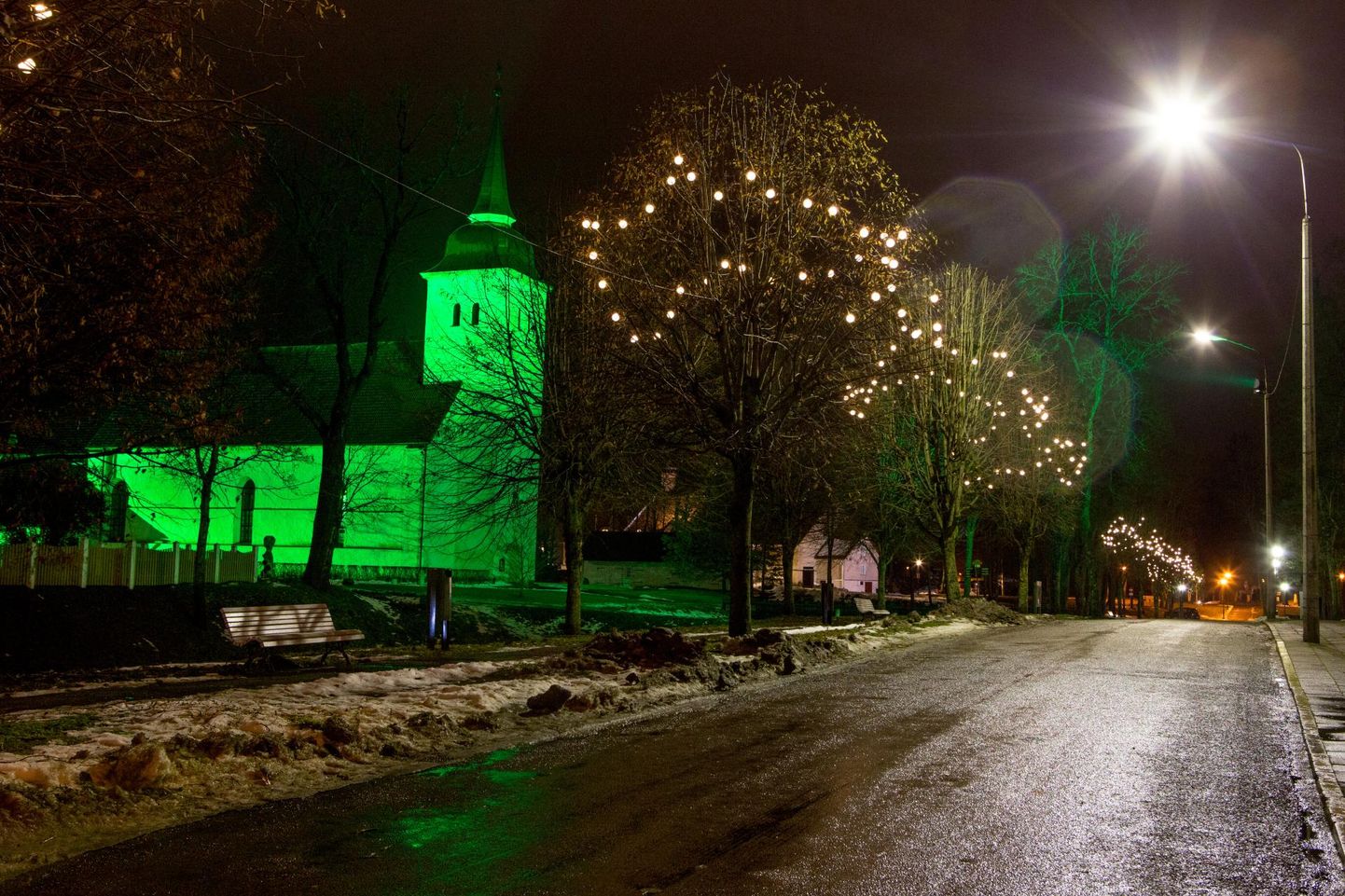 Viljandi Jaani kirik 2018. aasta jõulude ajal