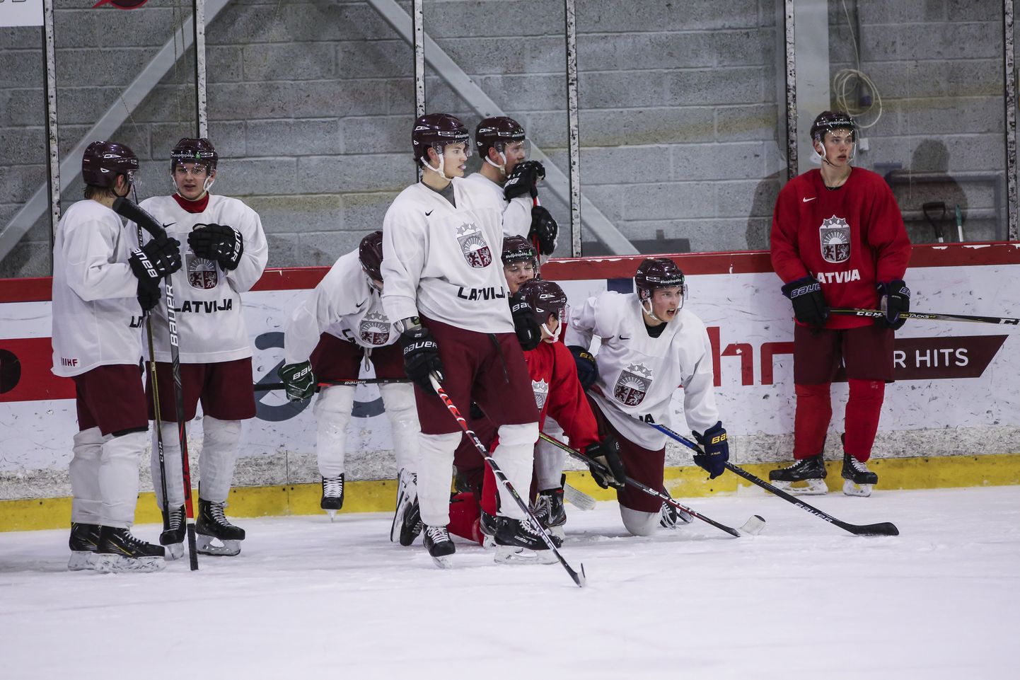 Latvijas U-20 izlases hokejisti sāk gatavoties pasaules čempionātam
