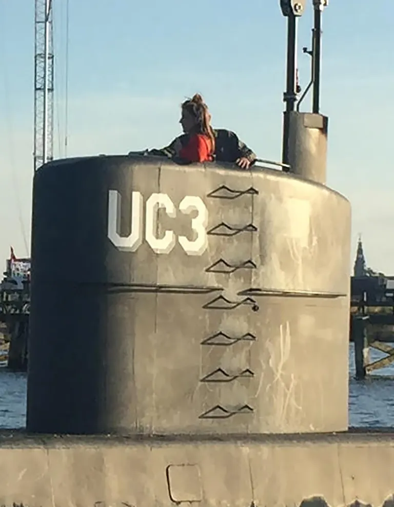 Kim Wall 10. augustil 2017 Peter Madseni allveelaeva pardal. Foto on tehtud Walli sõprade poolt