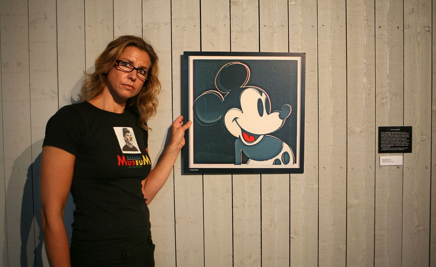 Andy Warholi töö «Mickey Mouse» rööviti täna samuti rootsi koomiku Lasse Åbergi muuseumist Bålstas.