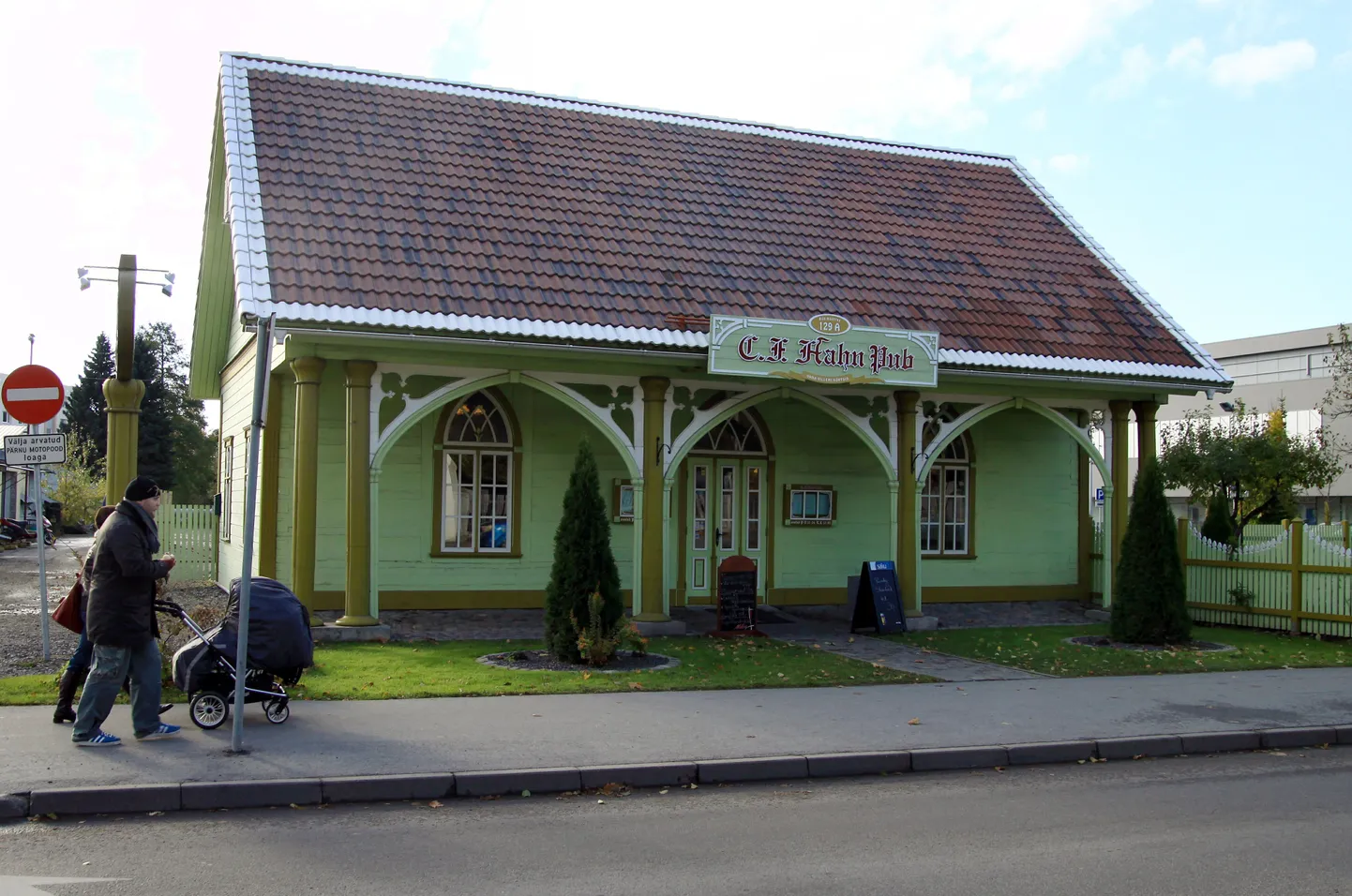 Parima heakorraga teenindusettevõtteks Pärnu linnas nimetati tänavu Riia maantee 129 asuv Hahni pubi.