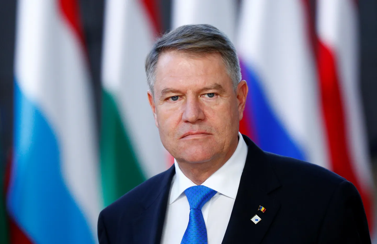 Rumeeniat valitsevad sotsiaaldemokraadid on viimasel ajal mitmel puhul seostanud president Klaus Iohannist pahatahtlikult natsidega, kasutades ära tema saksa päritolu.