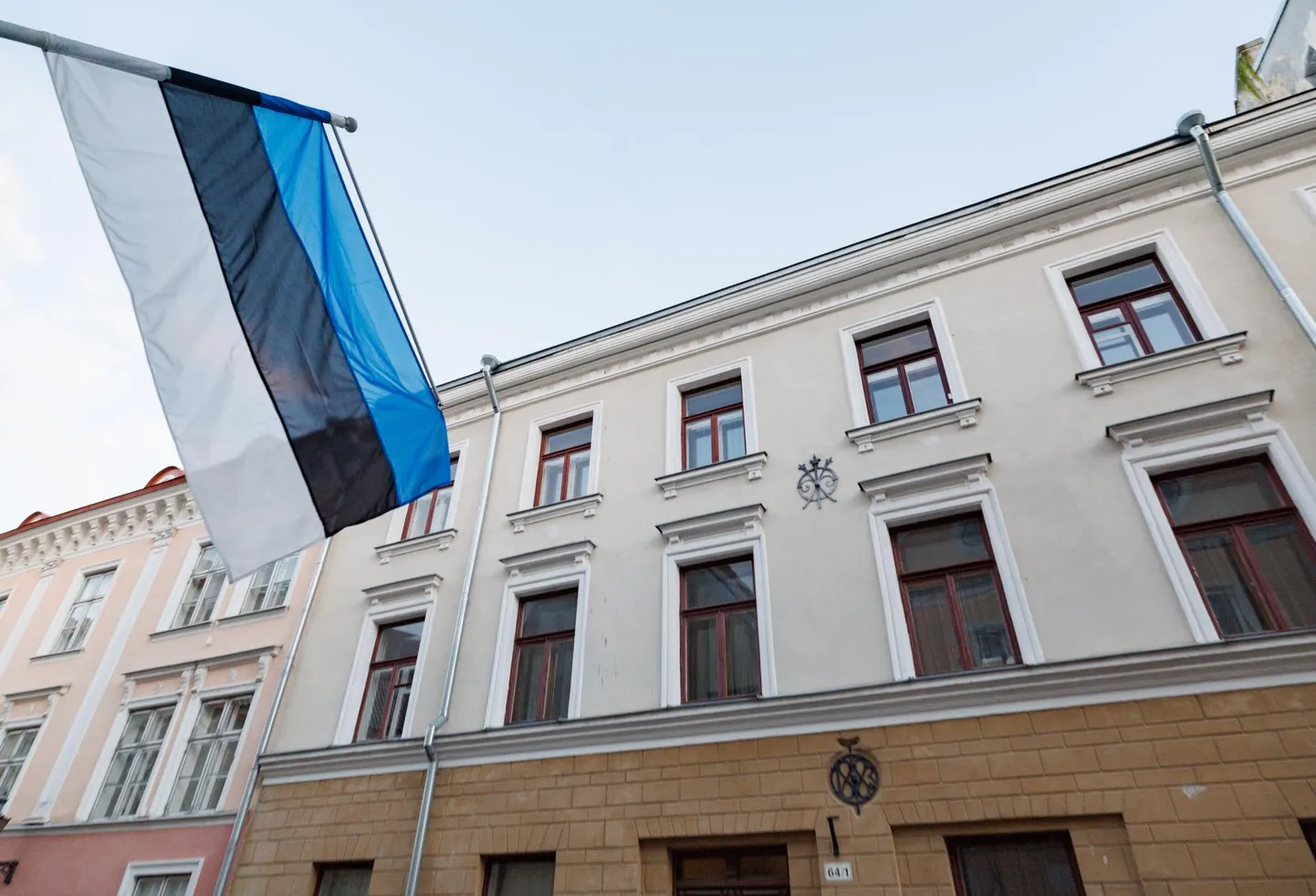 Moskva Patriarhaadi Eesti Õigeusu Kiriku kantselei Tallinna vanalinnas Pikk tn 64.