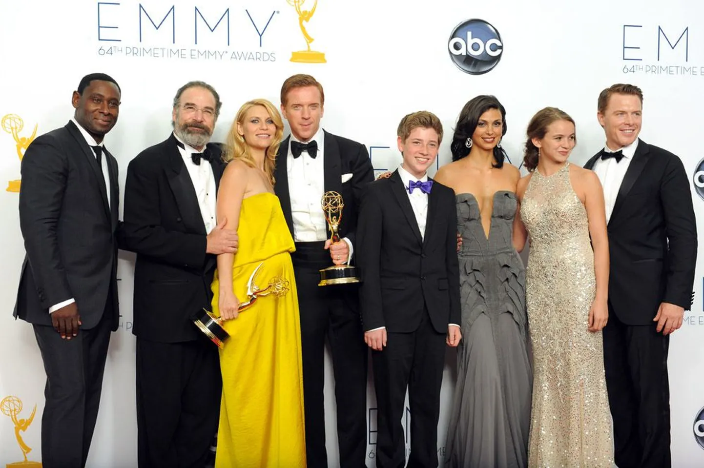 Draamasarja «Homeland» võidukad näitlejad. Auhindu hoiavad parima nais- ja meespeaosa Emmy võitnud Claire Danes ja Damian Lewis.