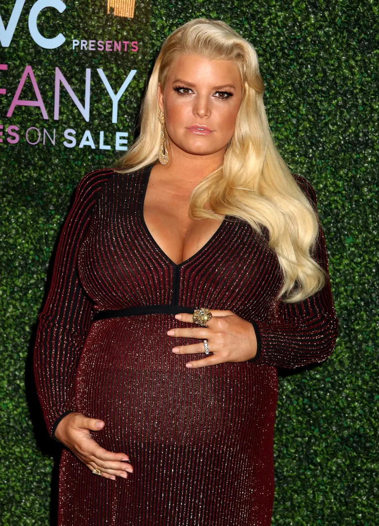 Jessica Simpson 2018. aastal oma kolmandat last ootamas.