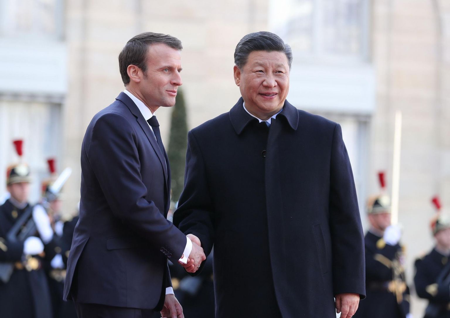 Президент Франции Эммануюль Макрон и китайский лидер Си Цзиньпин, уже успевший заключить в Италии сделок на 20 миллиардов евро.