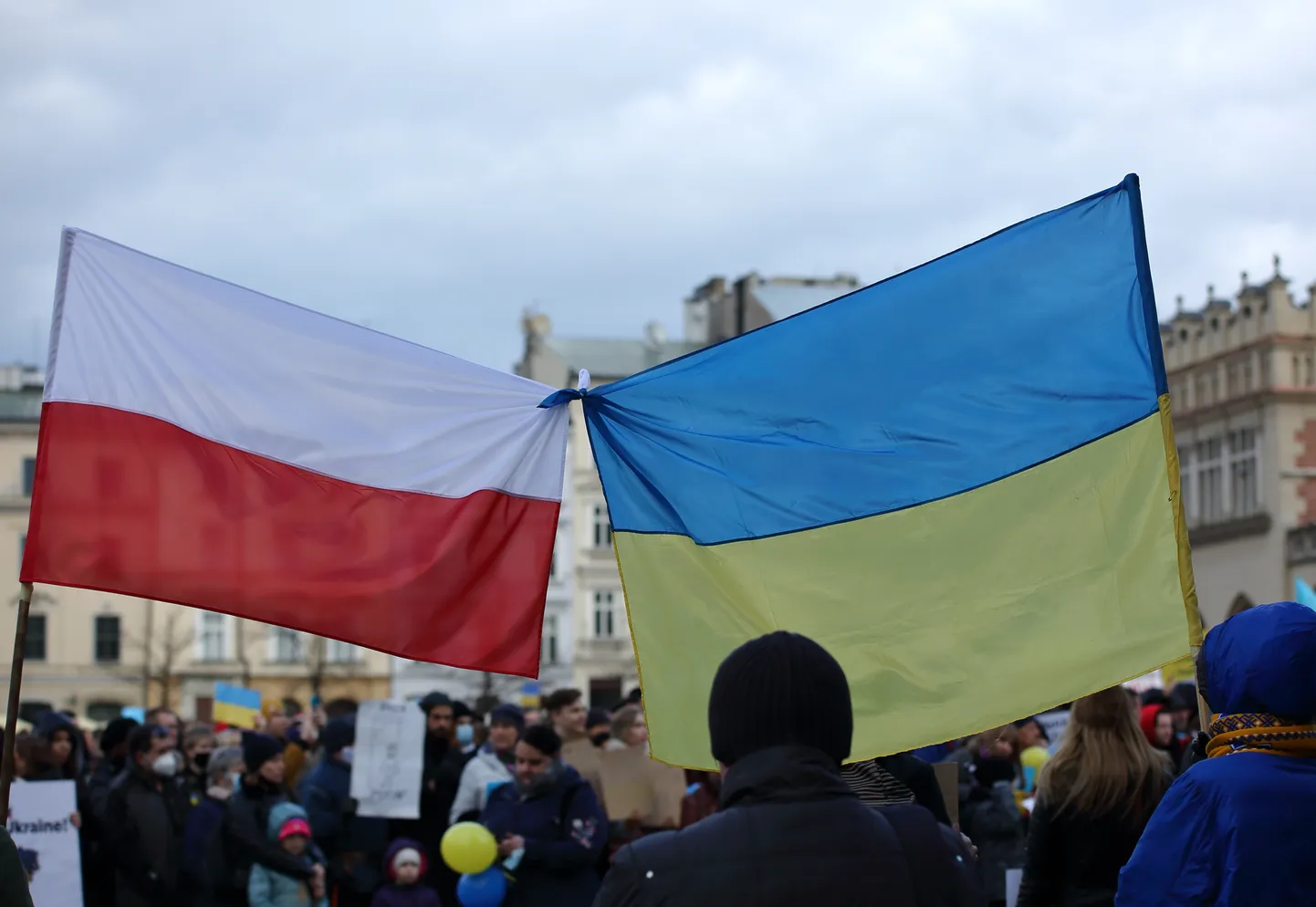 Polijas un Ukrainas karogs. Ilustratīvs attēls.