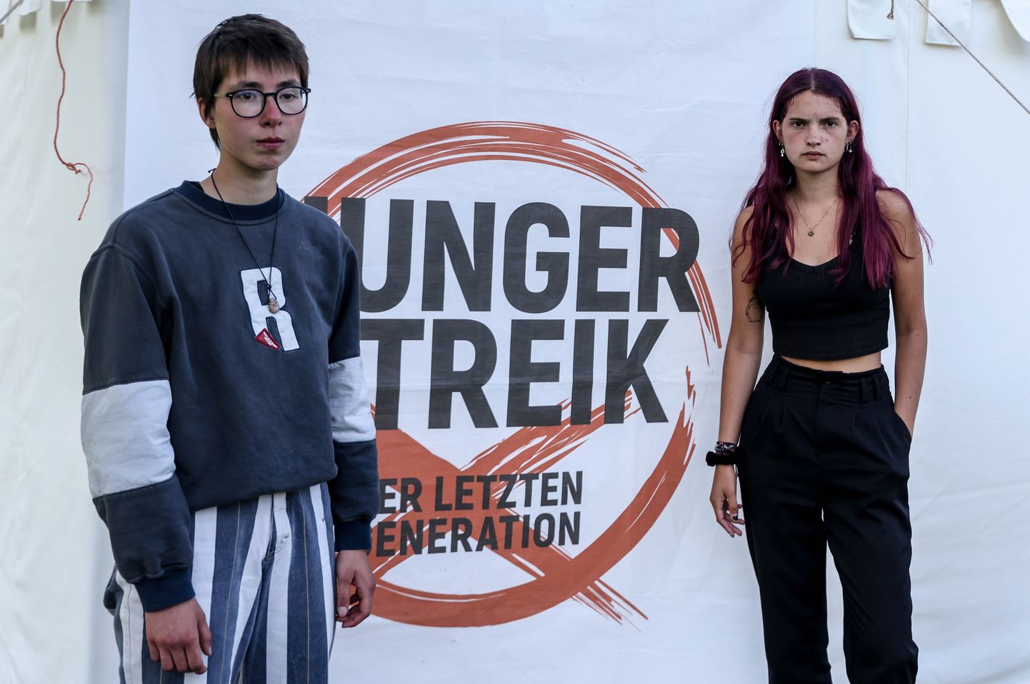 Näljastreigil kliimaaktivist Lina Eichler (vasakul) ja Mephisto Berliinis 14. september 2021.