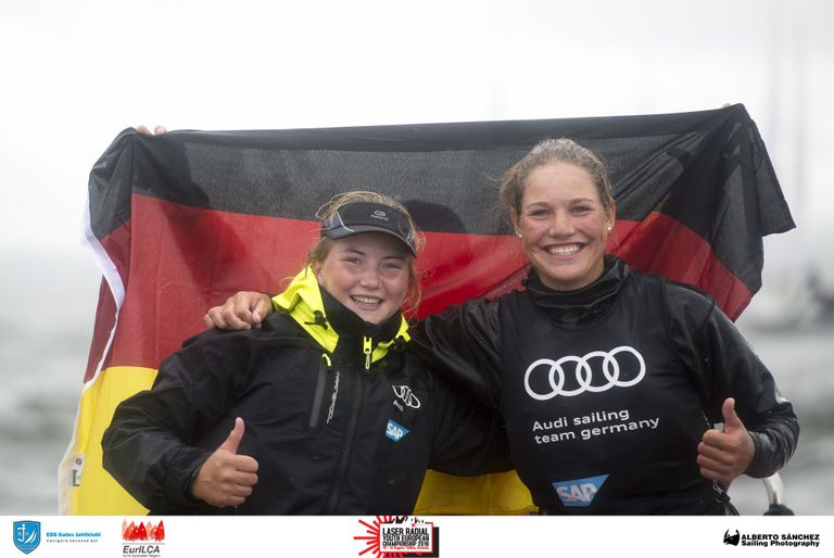 U17 ja U19 Euroopa meistrid Laura Schewe ja Hannah Anderssohn Saksamaalt - Laser Radial Noorte Euroopa Meistrivõistlused 2016 - 14.08.2016 - foto Alberto Sanchez 