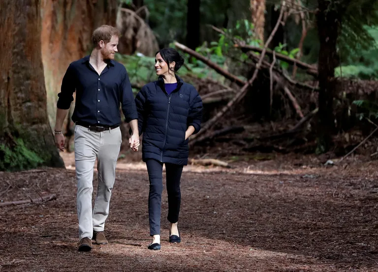 Prints Harry ja hertsoginna Meghan olid maoori tseremoonial, kus nad said maoori nime ja neile kingiti traditsiooniline pleed. Harry ja Meghan tutvusid ka kohaliku loodusega