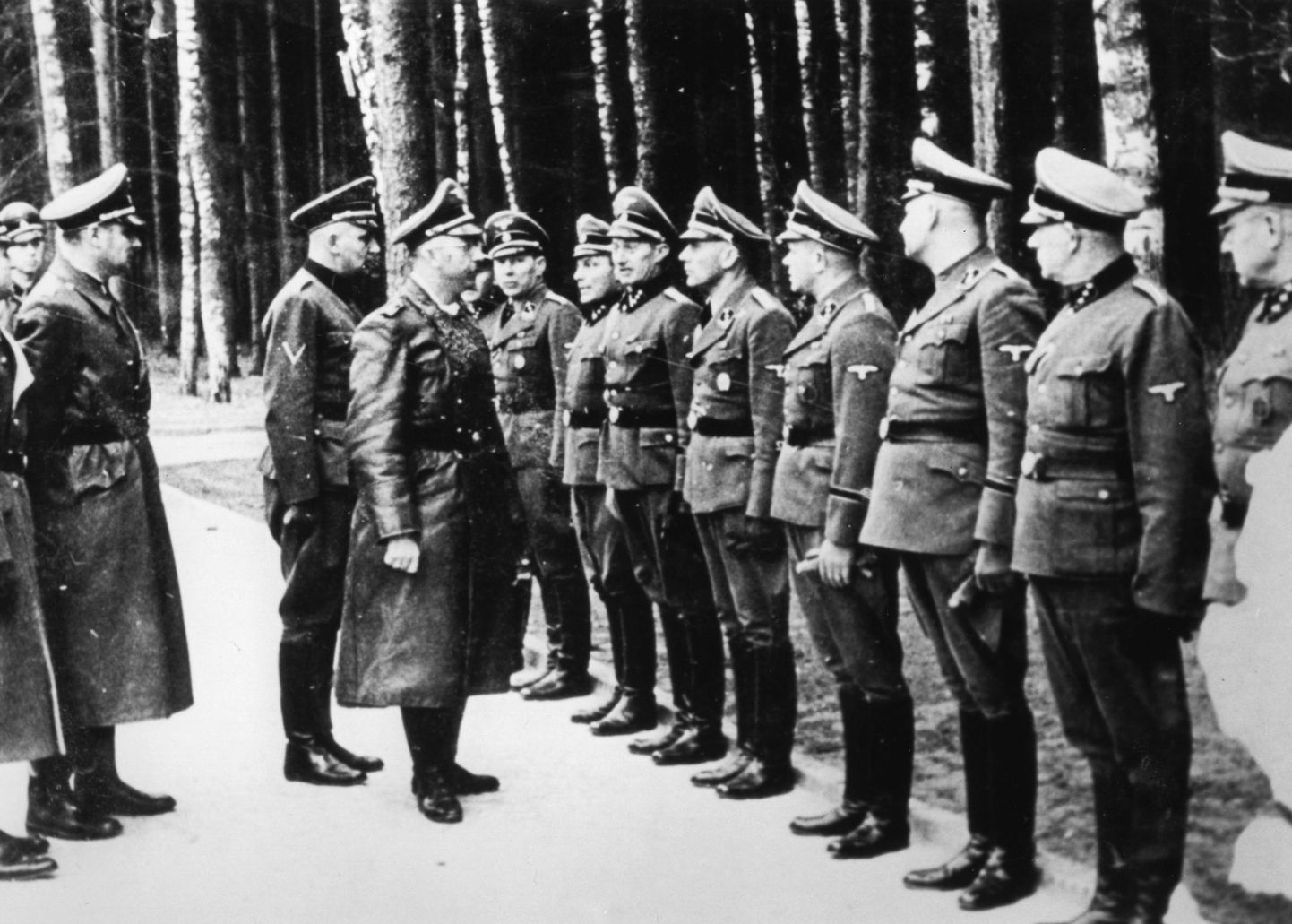 Heinrich Himmler Stutthofi koonduslaagrit külastamas.