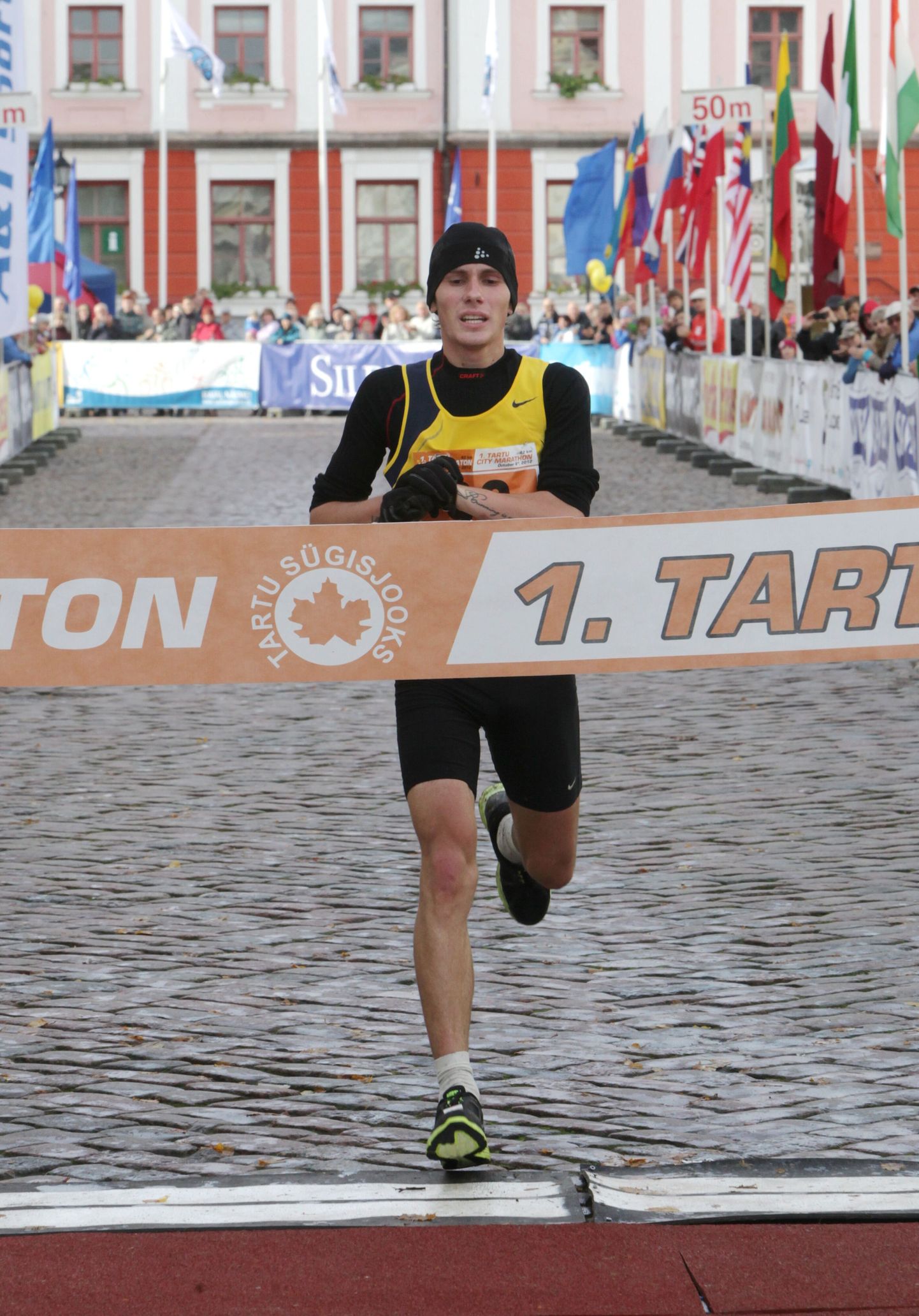 Esimene Tartu linnamaraton. Pildil võitja Dmitri Aristov.