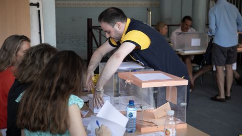 Hispaania ennetähtaegsed valimised tõotavad edu parempoolsetele