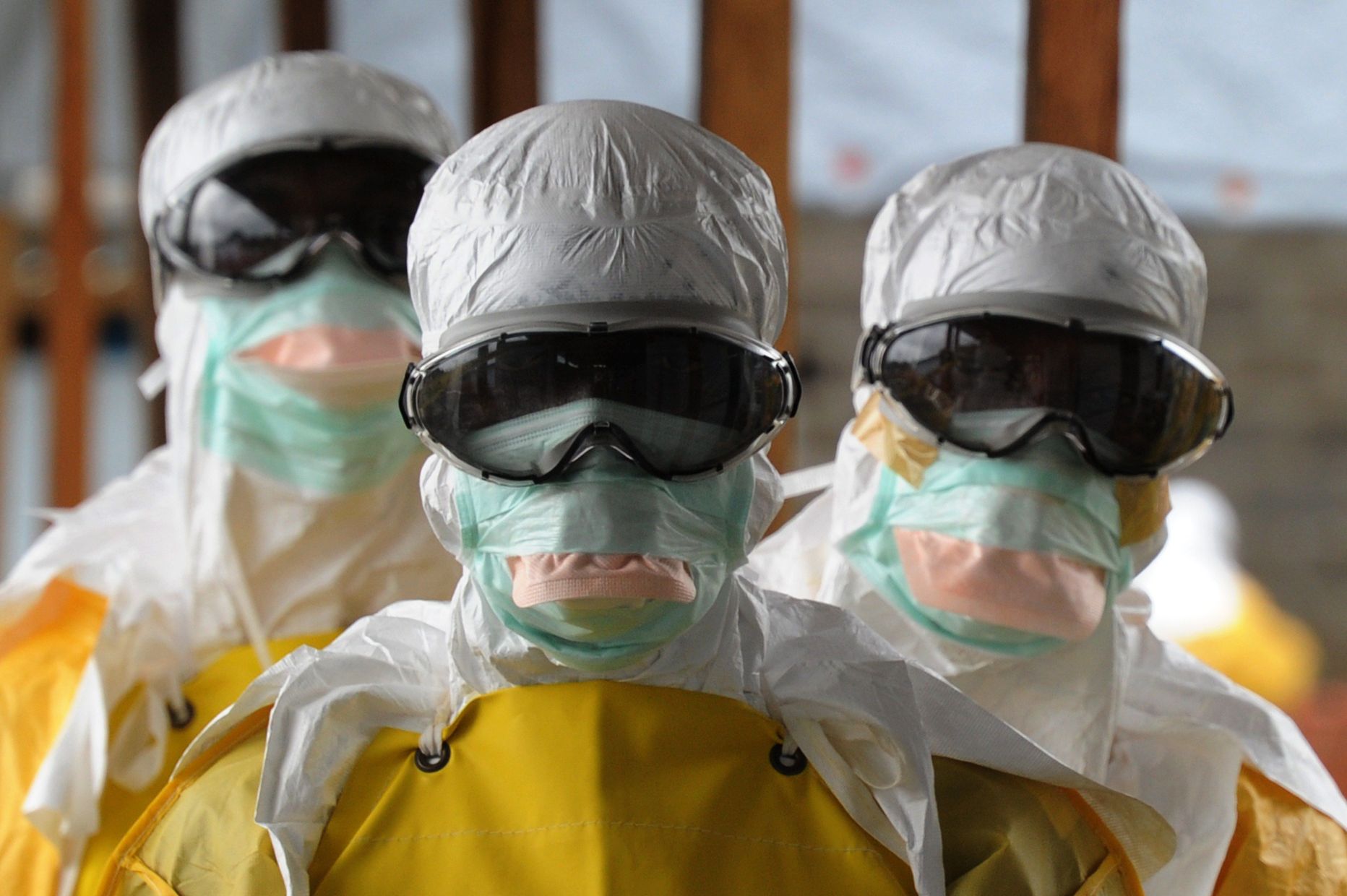 Tervishoiutöötajad võitlemas Ebolaga Libeerias 30. augustil.