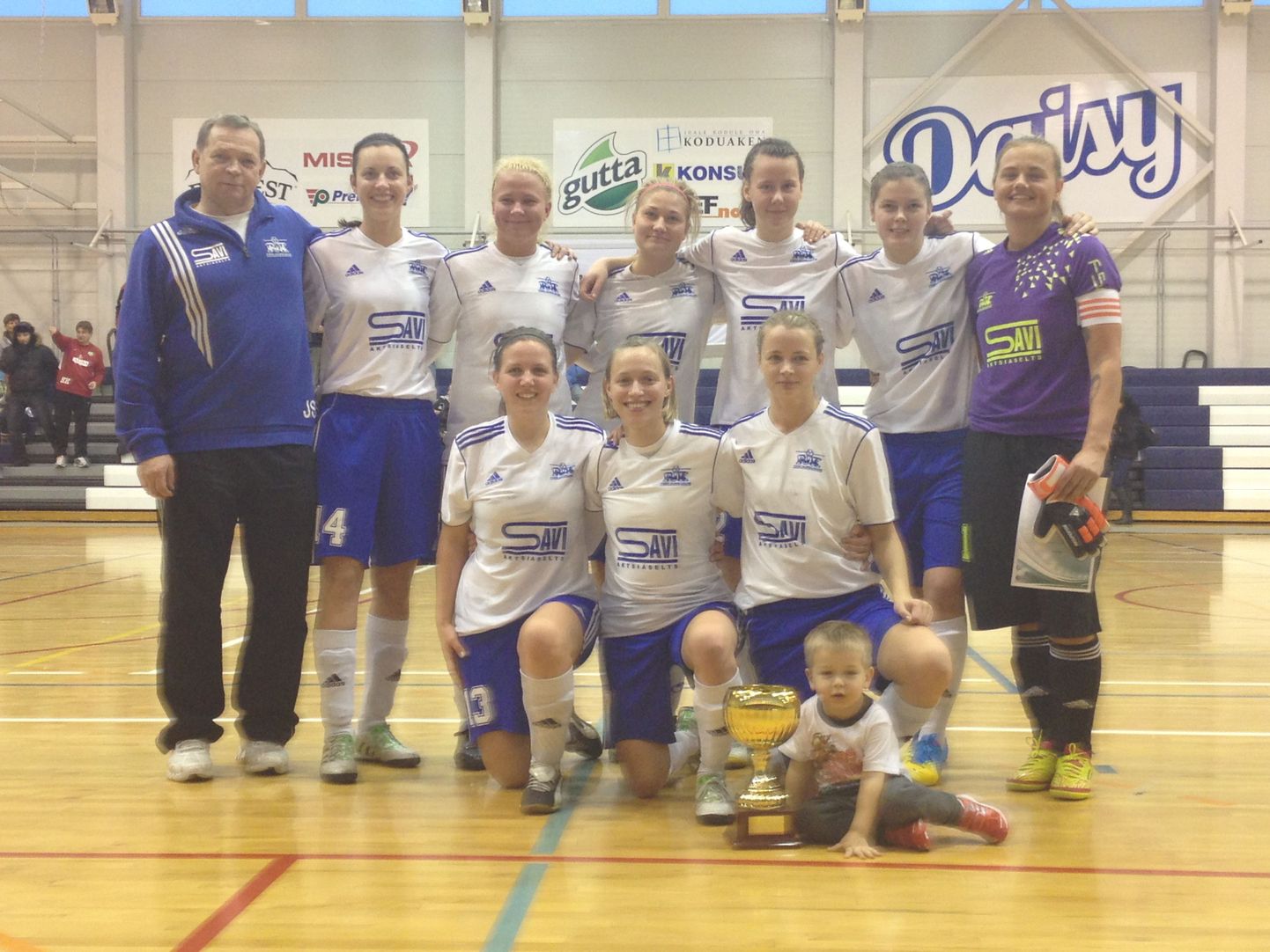 Pärnu jalgpalliklubi naiskond võitis saalijalgpalli karikavõistlused.