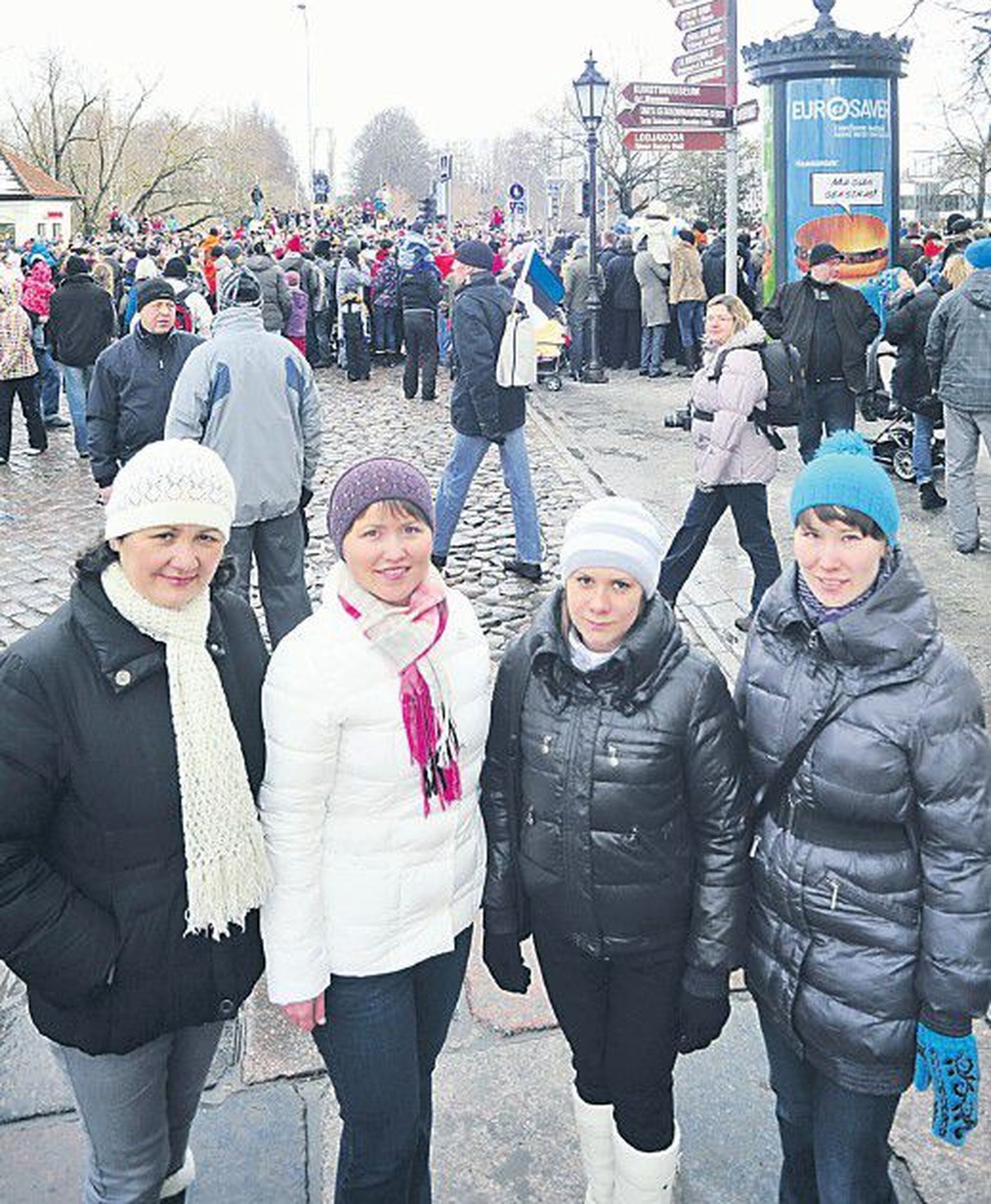 В Эстонии учиться хорошо, но сердце зовет на родину — к семье и друзьям. На фото (слева направо) Анна Байдуллина, Елена Рябина, Ольга Трошкина и Наталия Баталова.