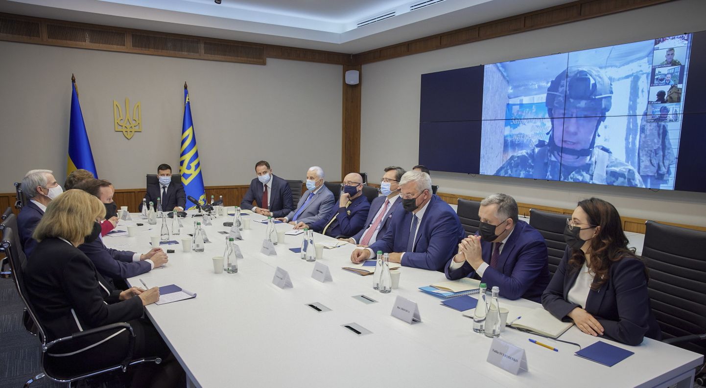 USA senaatorid Jeanne Shaheen, Rob Portman ja Chris Murphy kohtumisel Ukraina presidendi Volodõmõr Zelenskõiga 2. juunil 2021 Kiievis.