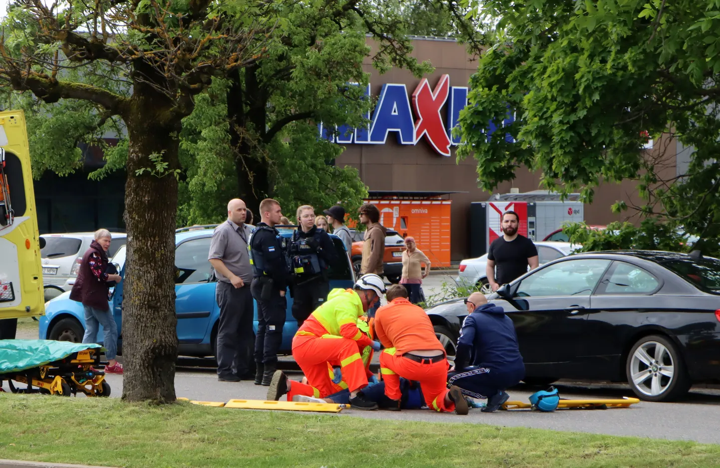 Õnnetus juhtus Rakvere tänavas asuva Maxima kaupluse juures.