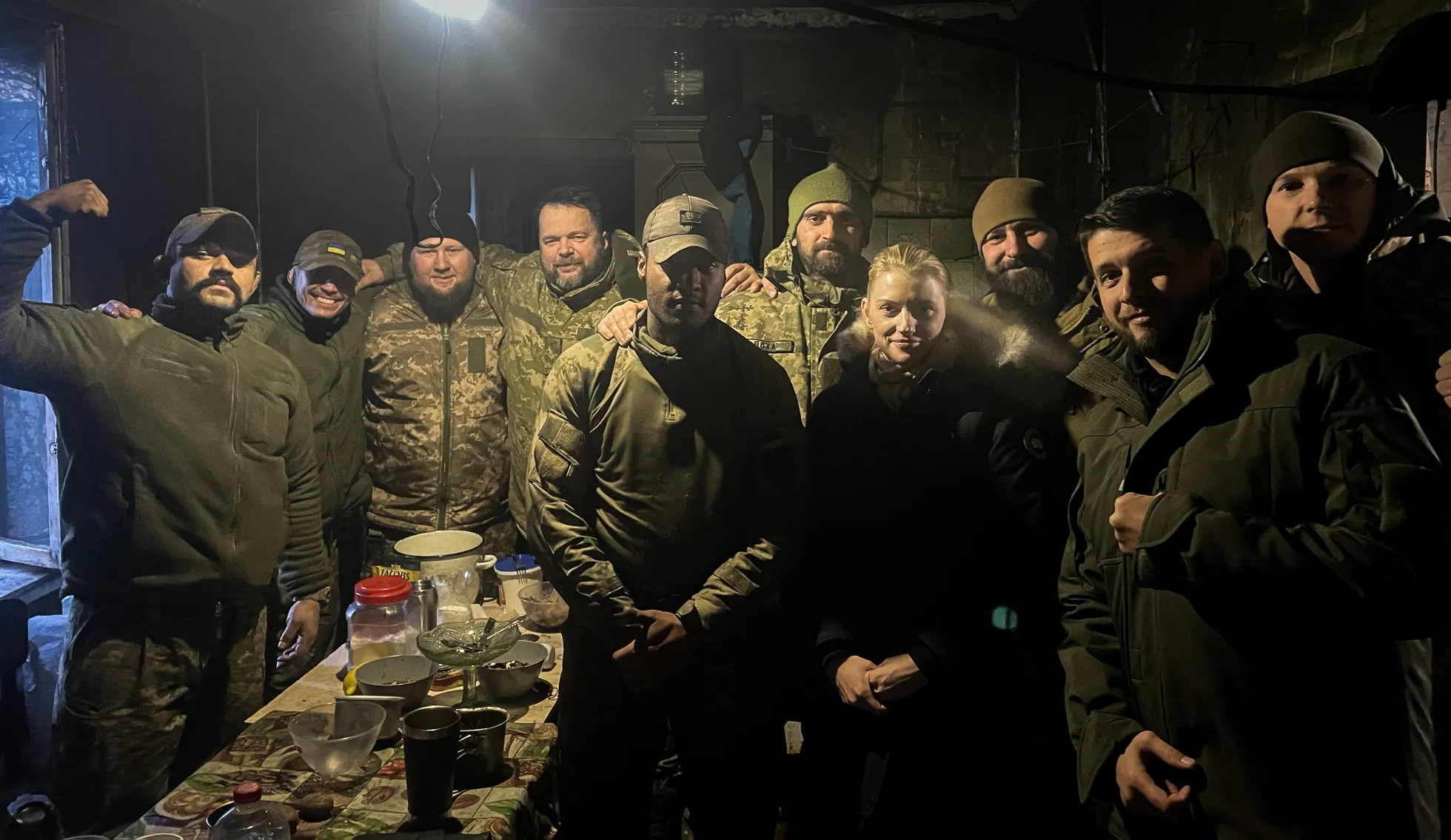 Hispaania- ja ingliskeelsed vabatahtlike üksused ja osa Slava Ukraini meeskonnast Lõmani piirkonnas. Võitlejaid on tulnud nii Brasiiliast, Kolumbiast kui ka Hispaaniast.