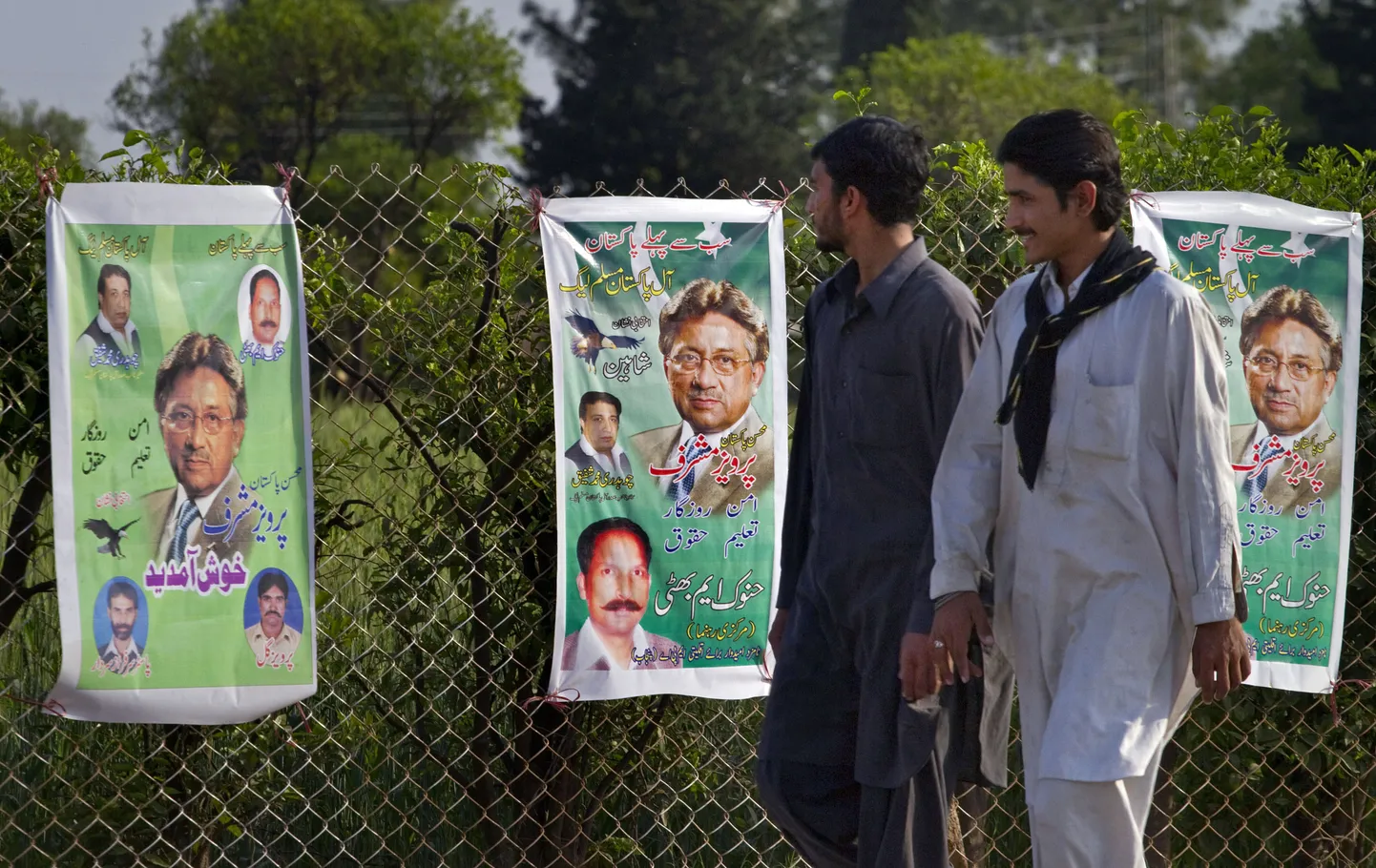 Islamabadis olevatel valimisplakatitel on kindral Pervez Musharrafi pilt kõige suurem.
