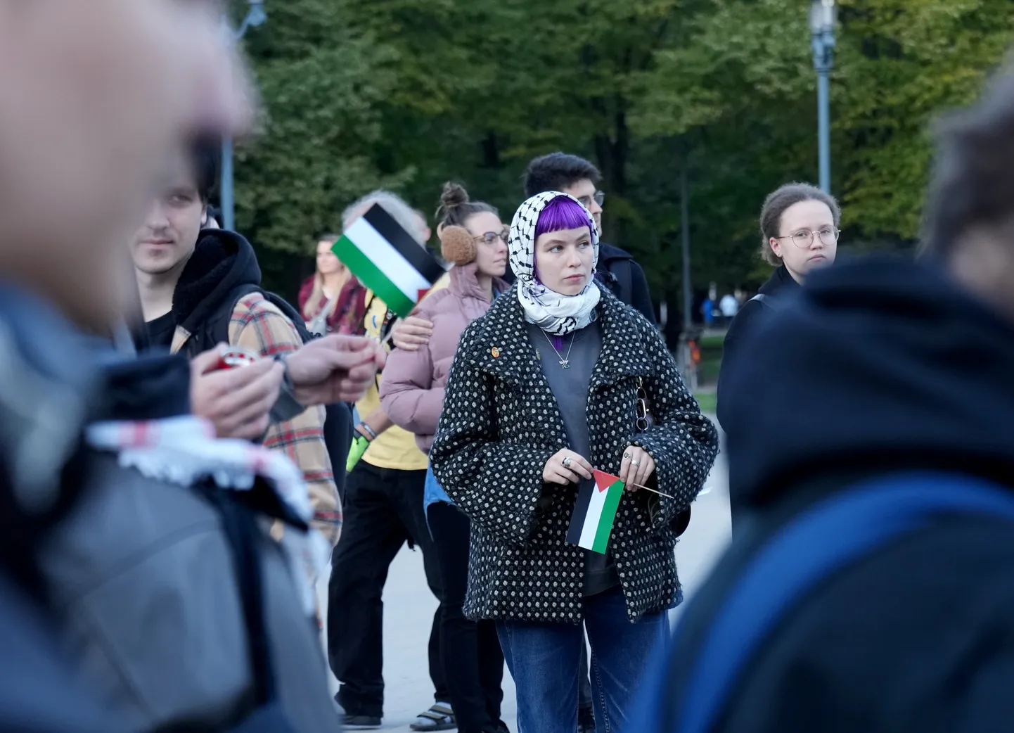 Esplanādē notiek piemiņas pasākums bojāgājušo Palestīnas civiliedzīvotāju piemiņai.