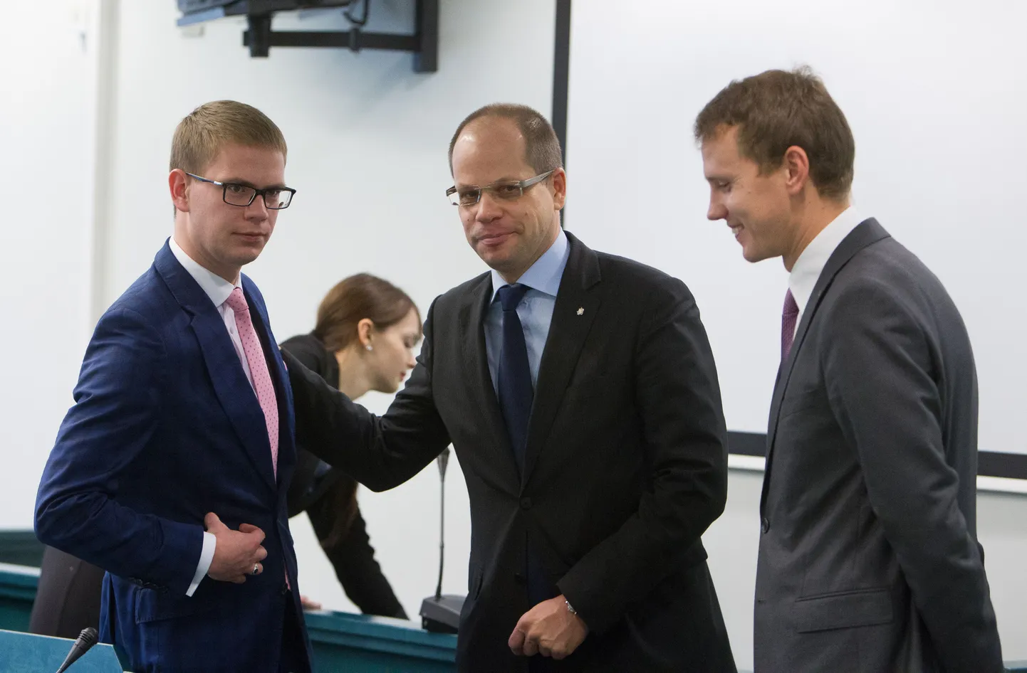 Lauri Laasi, Priit Toobal ja Ivor Onksion - Hannes Rummi kirjade lugemise süüdistuse kohtuotsuse väljakuulutamine.