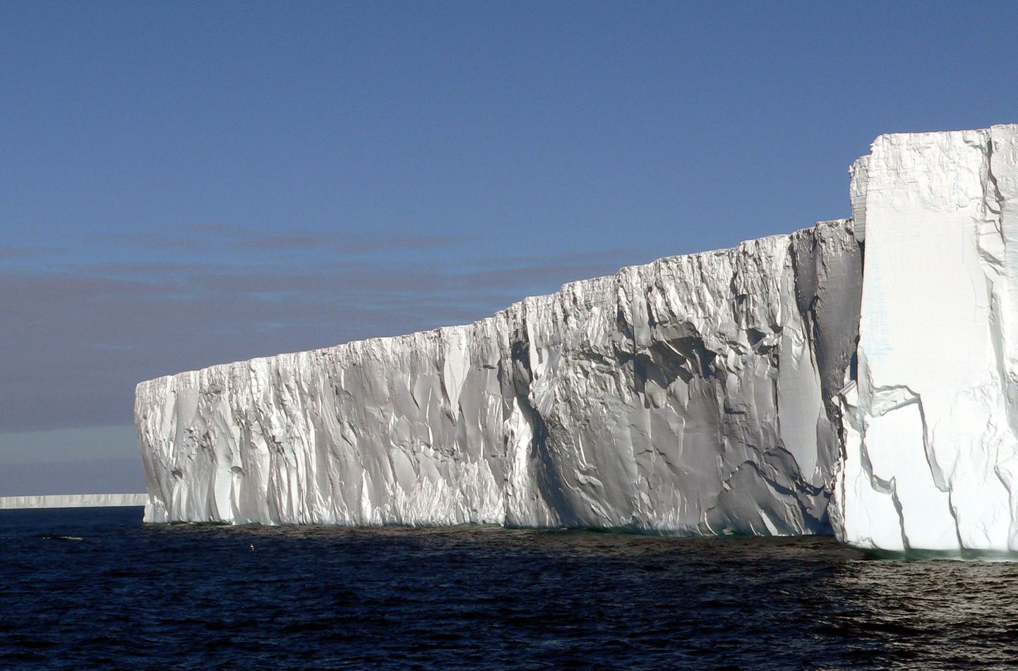 Antarktika üks jäämägedest. Pilt on illustreeriv