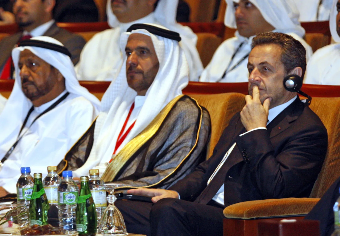 Prantsuse endine riigipea Nicolas Sarkozy (paremal) majandusfoorumil Abu Dhabis 27. veebruaril 2013.