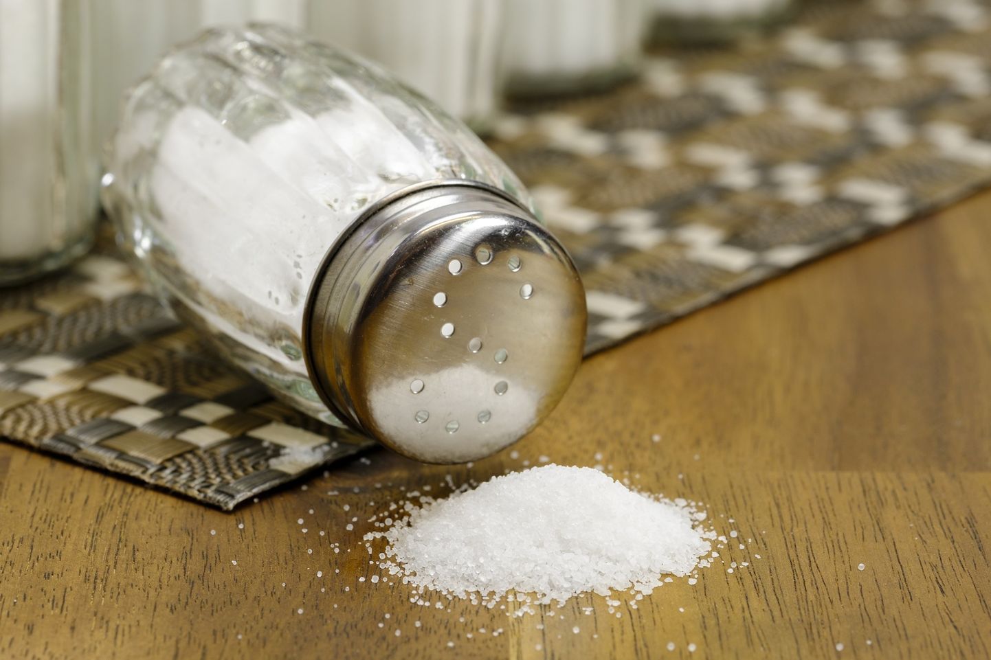 Рассыпанная соль. Иллюстративное фото