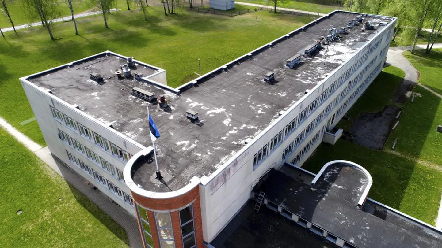 Tarvastu gümnaasiumi katuse remont on kavas suvekuudel.