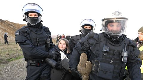 Greta Thunberg peeti Lützerathi meeleavaldusel kinni