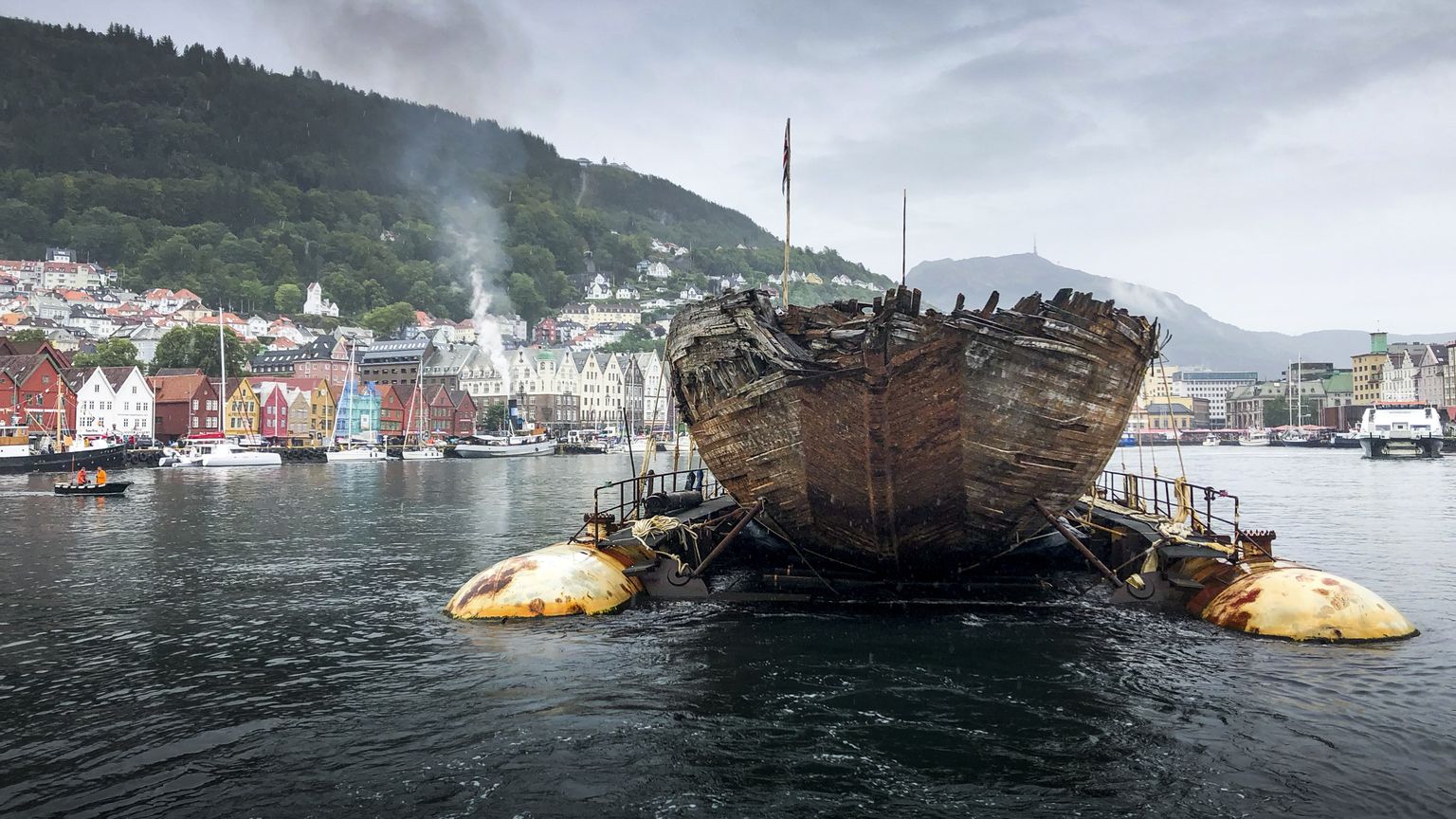 Roal Amundseni laev Maud jõudis eile hommikul viimaks tagasi Norrasse, Bergeni sadamasse.