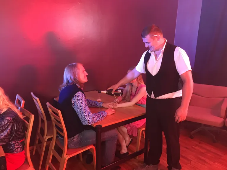 Laulu "Lakutud mees" muusikavideo võtted.