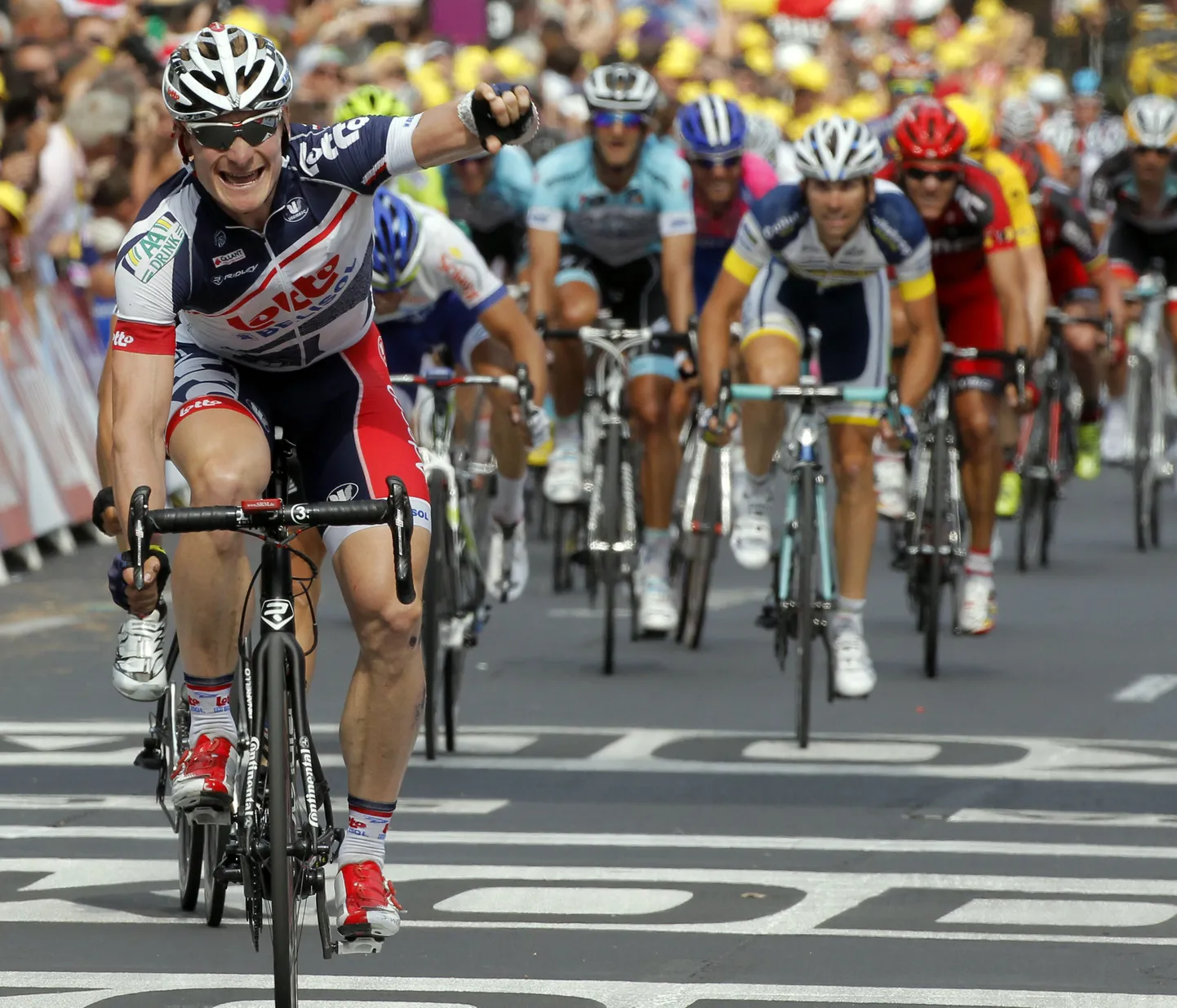 Andre Greipel laupäevase etapi finišis.